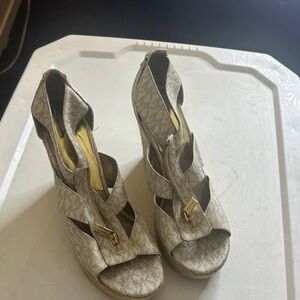 Stylish Beige Women's Sandals